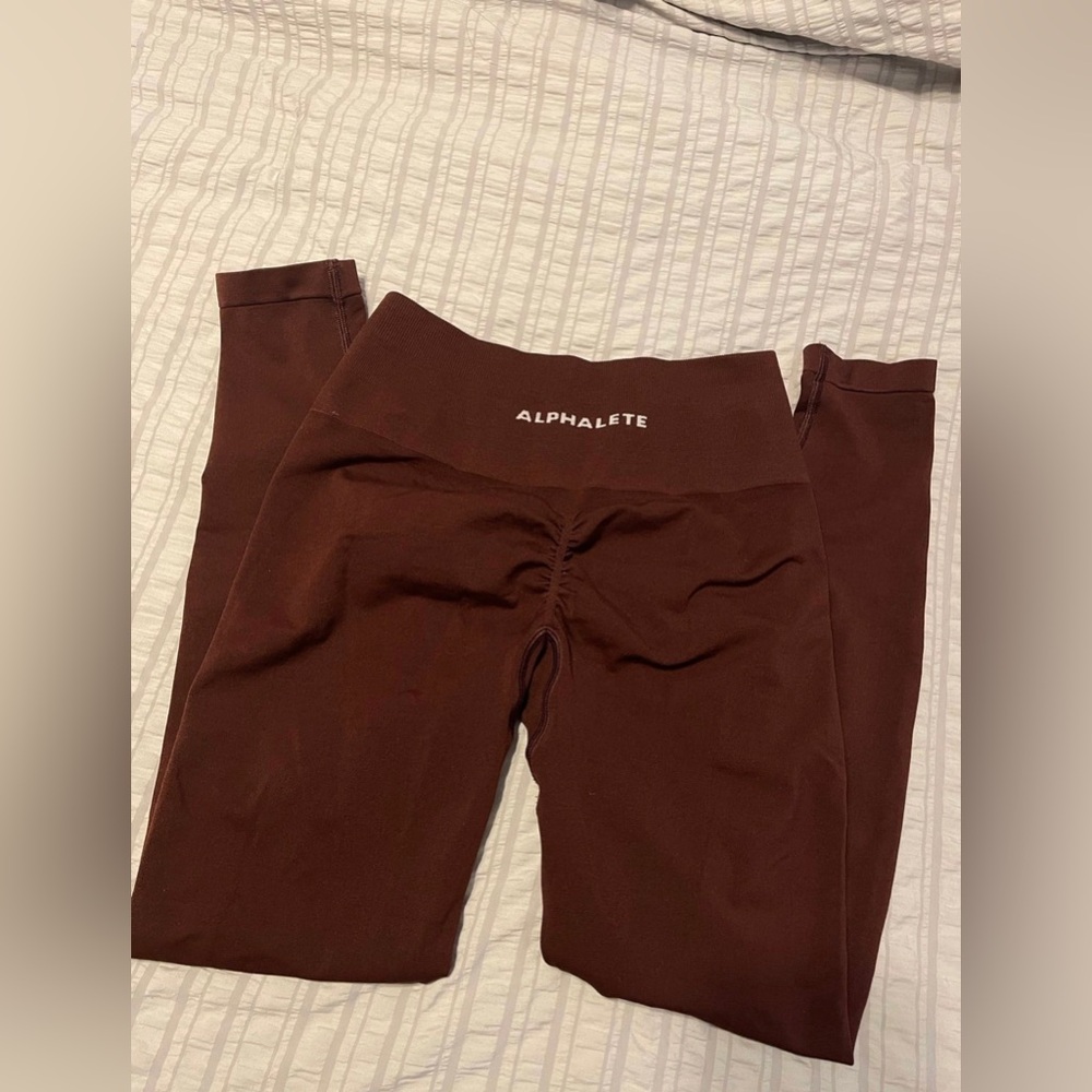 ALPHALETE AMPLIFY LEGGINGS-SANGRIA/SMALL - Picture 3 of 4